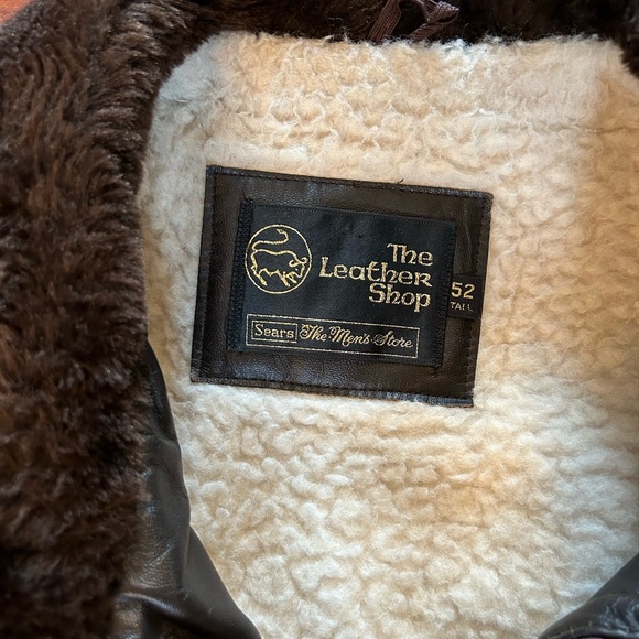 Vintage leather bomber jacket. Faux fur collar. XL fit. Gently used. - Picture 2 of 9